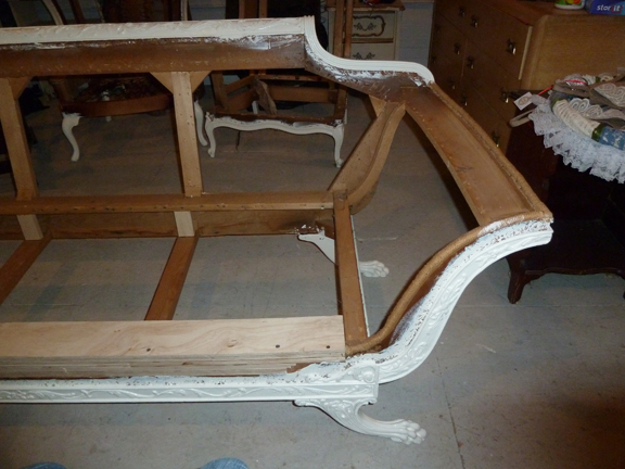 Before: When Jeanne bought this empire-style sofa on Craigslist, it had a broken leg, so she had to take it to a craftsman to get it repaired Before: When Jeanne bought this empire-style sofa on Craigslist, it had a broken leg, so she had to take it to a craftsman to get it repaired