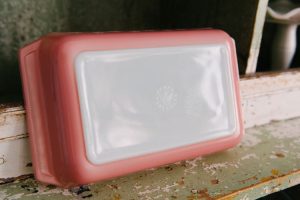 The underside of a Pyrex dish shows it's logo