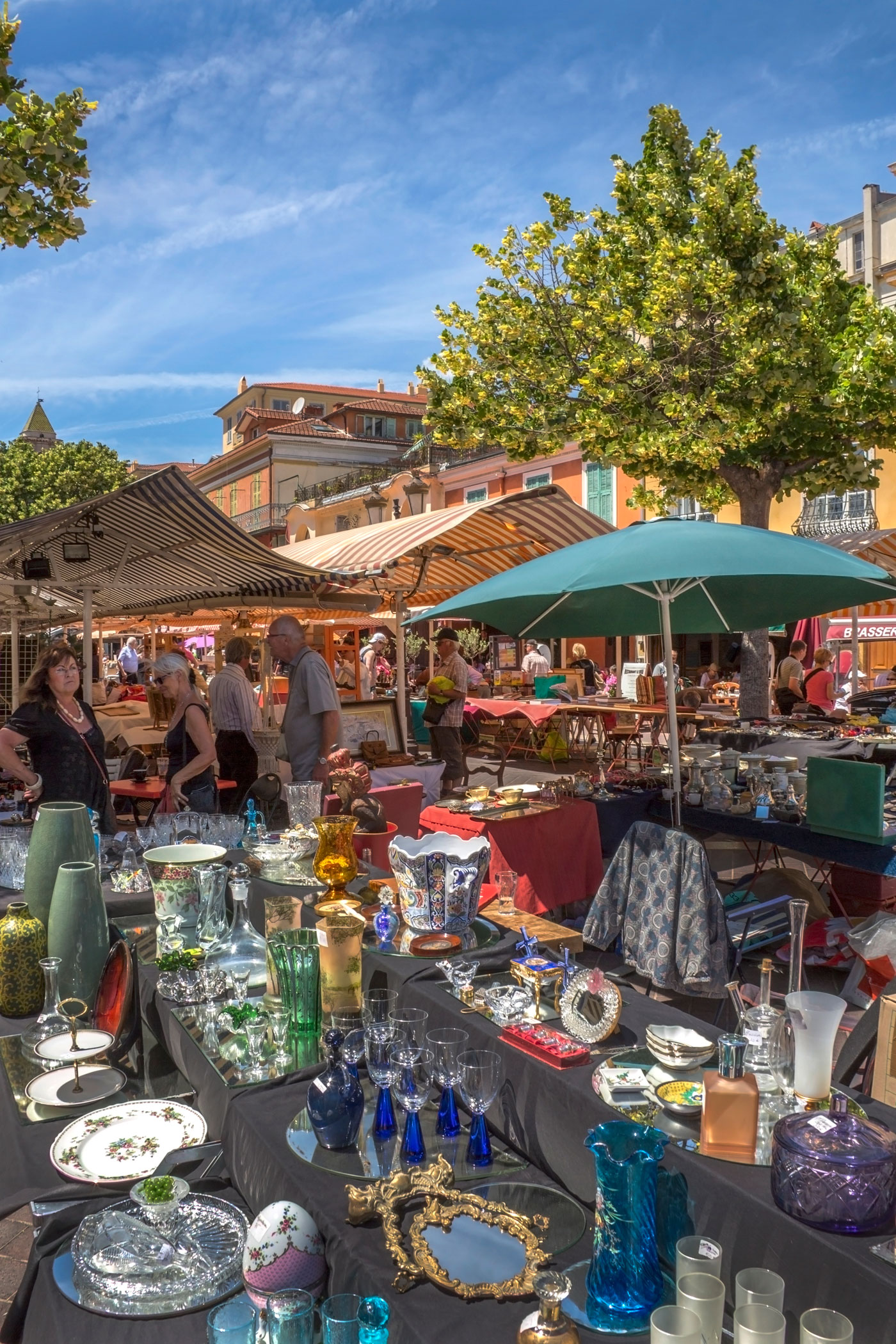 9 Tips for Shopping at a French Flea Market – Flea Market Finds