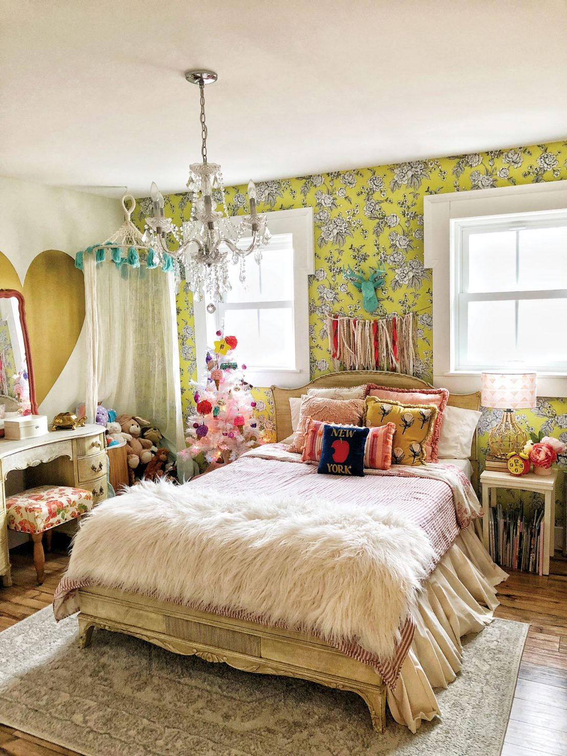 Jess-little-girl-bedroom-Feature - Flea Market Finds: Home and Garden ...