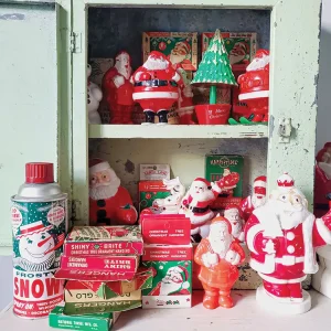 vintage Santa figurines and Shiny Brite ornaments included in third annual Santa Stopper gallery