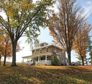 exterior view of 1915 bungalow