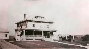 vintage photo of 1915 bungalow in Ames, New York